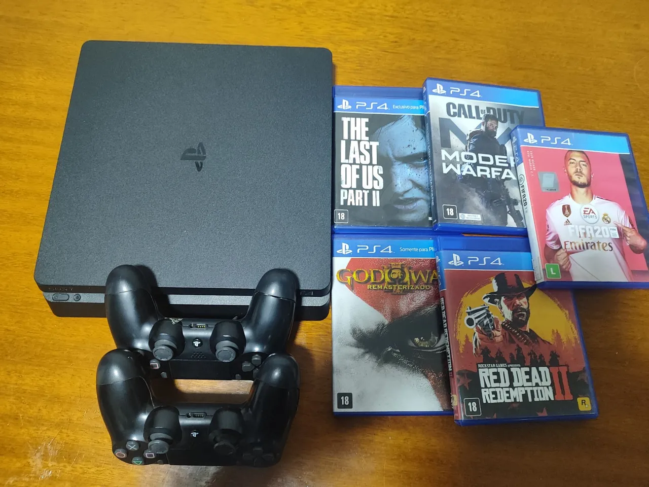 PS 4 , 1 TERA - Consoles de Vídeo Game - Nova Brasília, Joinville
