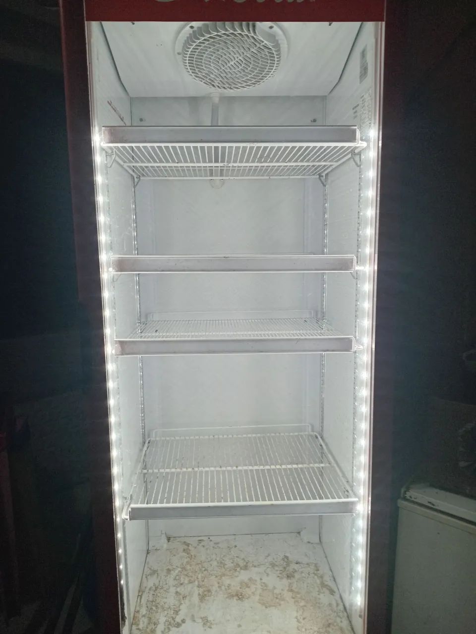 Expositor vertical semi novo - Geladeiras e Freezers - Sacramenta