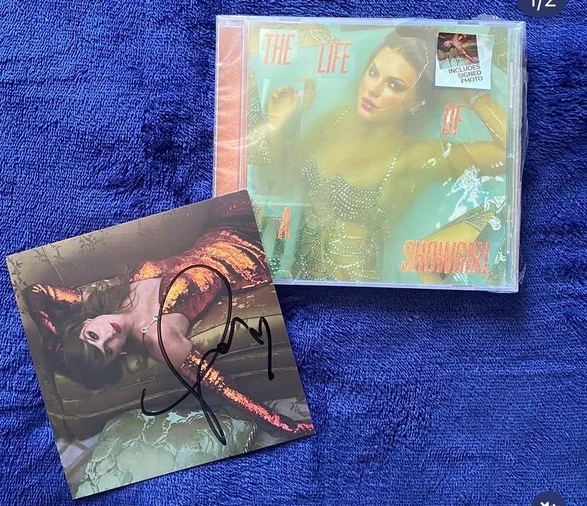 洋楽 THE LIFE OF A SHOWGIRL CD SIGNED PHOTO 2 洋楽