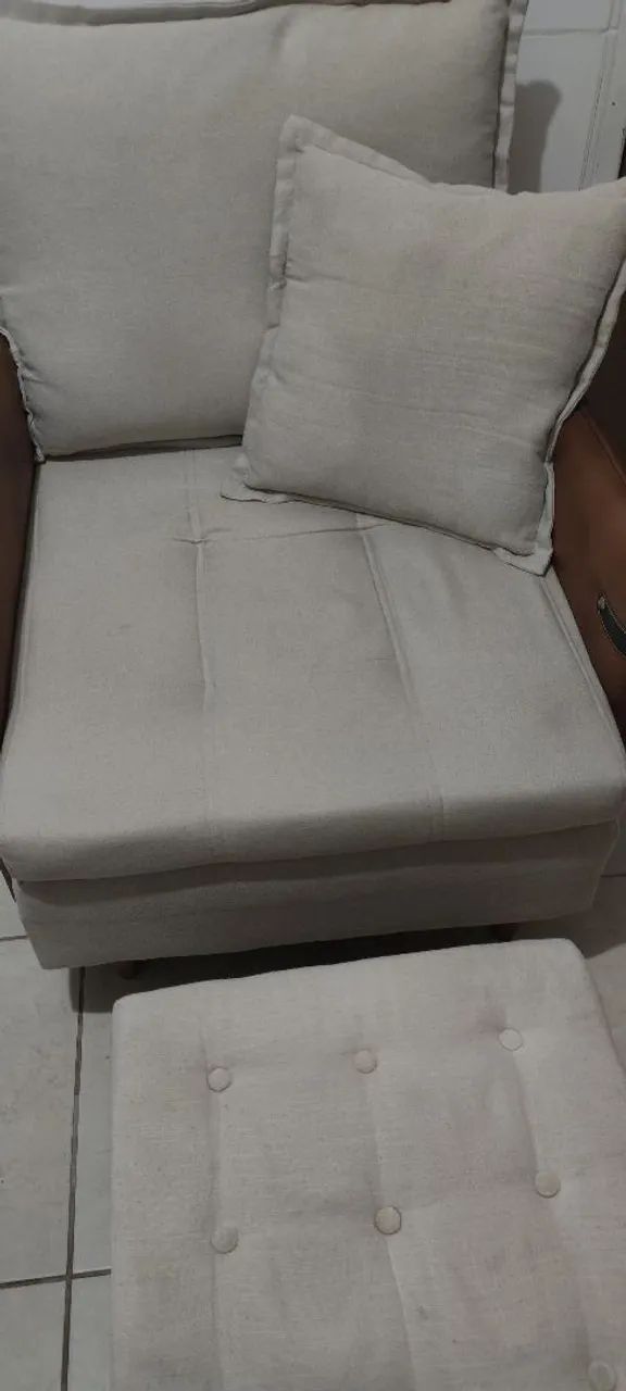 Poltronas beje mais puffs - Foto 5