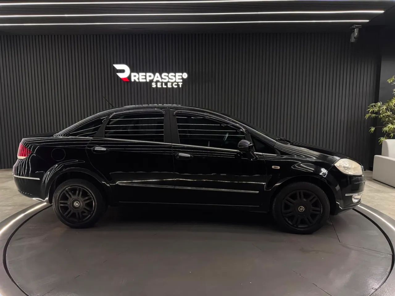 Fiat Linea Essence 1.8 Flex 16V 4P 2012 - Foto 3