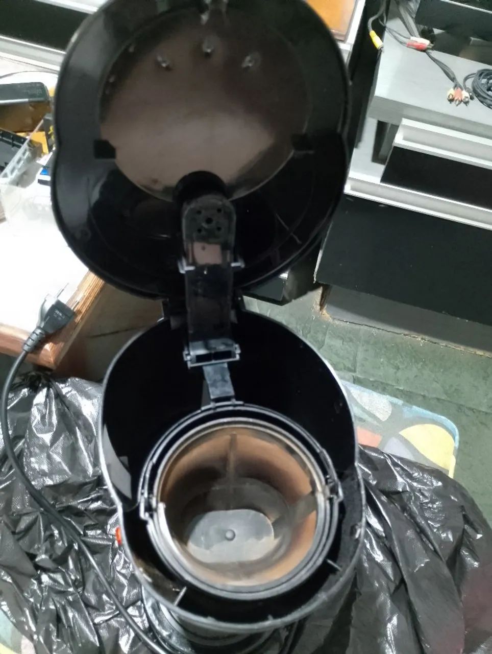 Cafeteira Mundial não funciona para usar peças  - Foto 3