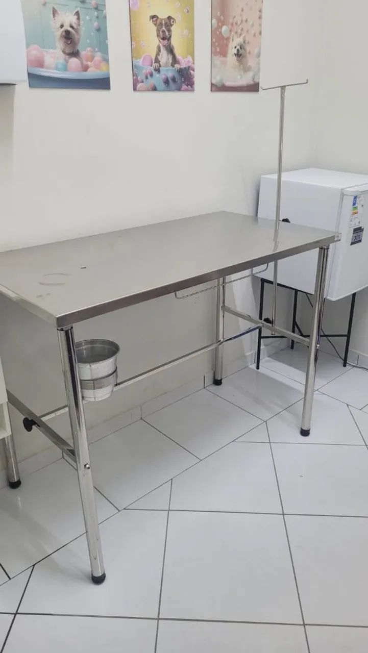 Mesa de inox para atendimento veterinário 