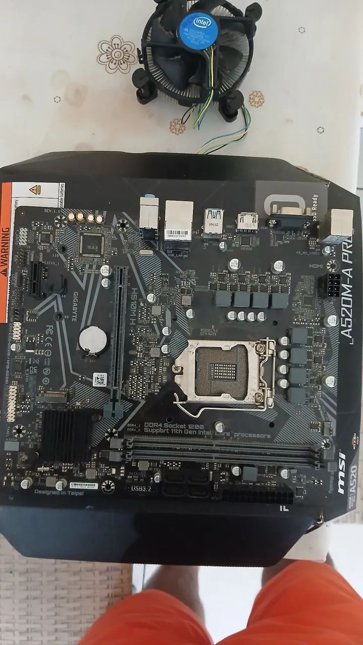PLACA MÃE H510 LGA1200  COM AVARIA - Foto 2