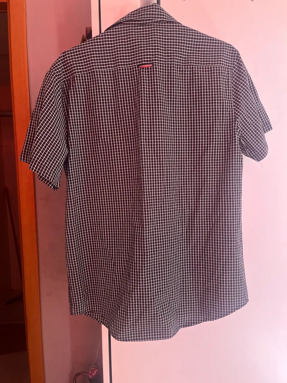 camisa quadriculada manga curta - Foto 4