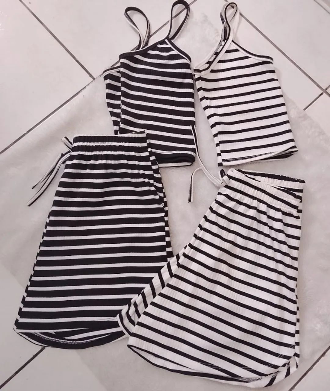 CONJUNTOS CANELADOS LOOKS - Foto 3