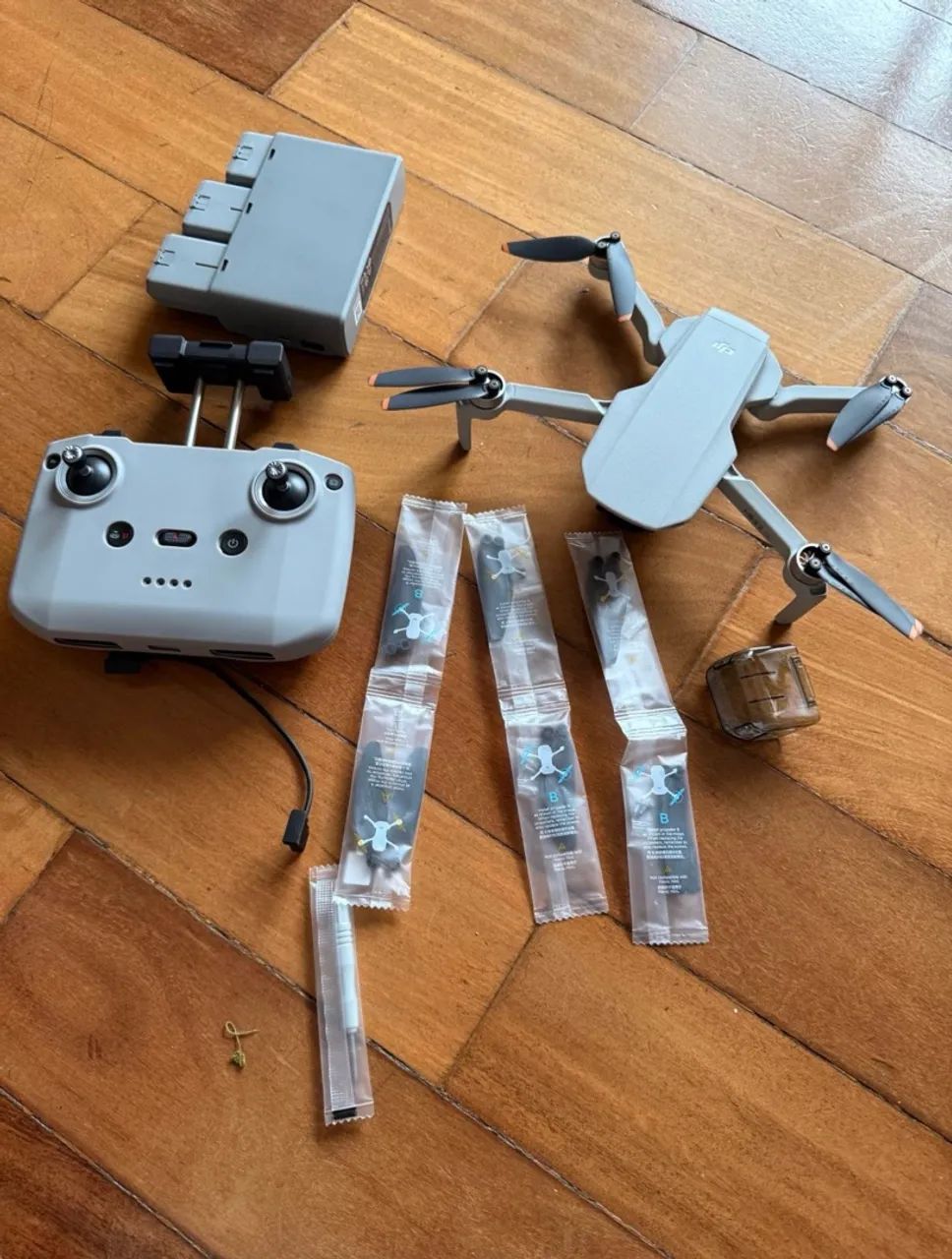 DJI Mini 2 SE Fly More Combo - Foto 2