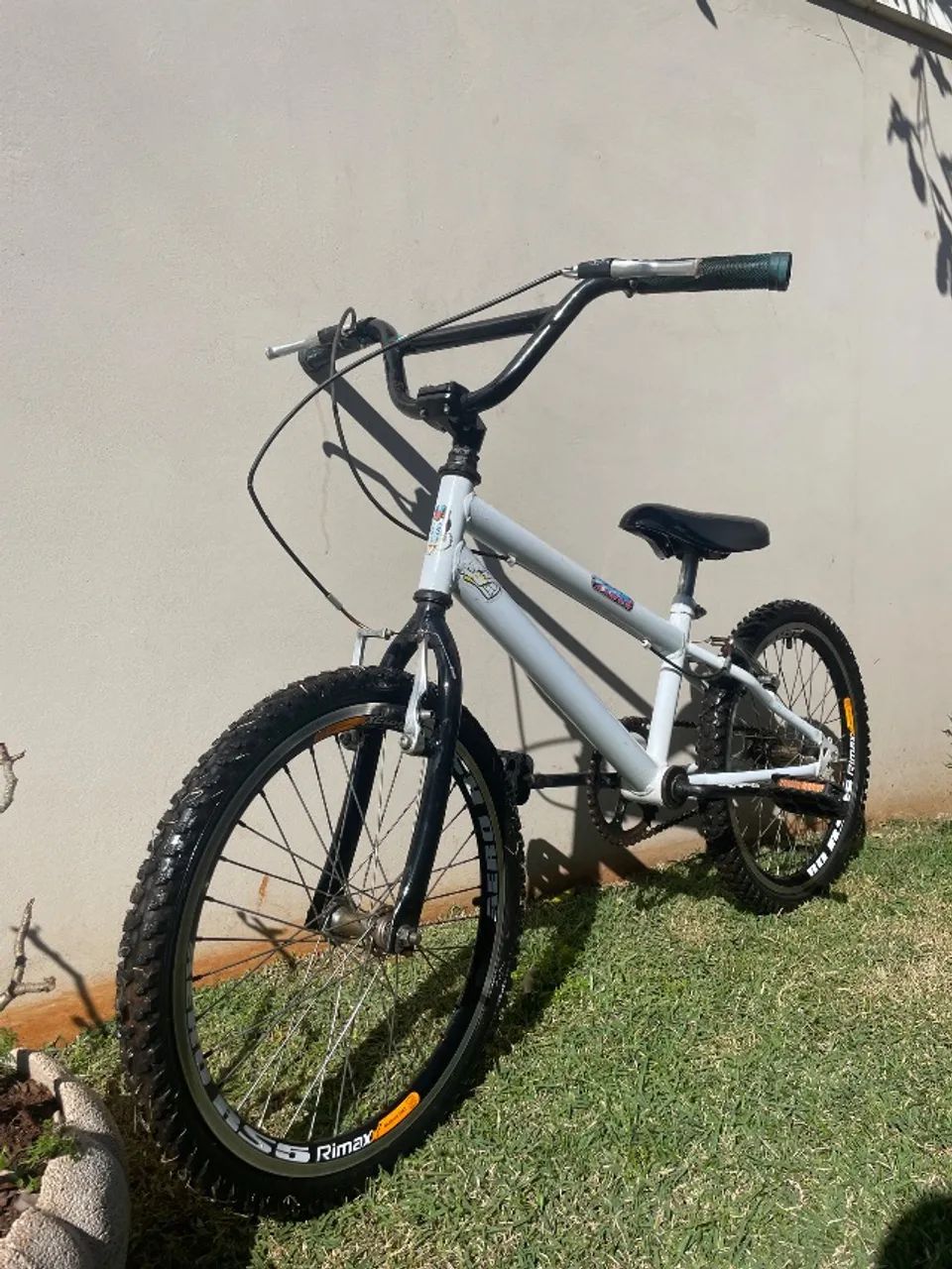 Bicicleta aro 20 semi nova  - Foto 2