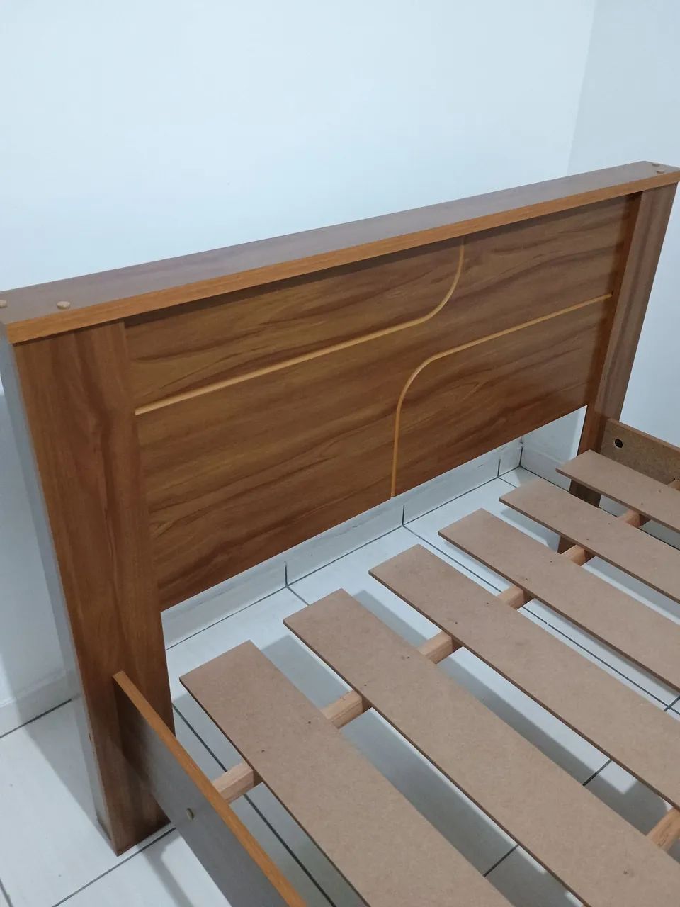 Cama de casal semi nova 