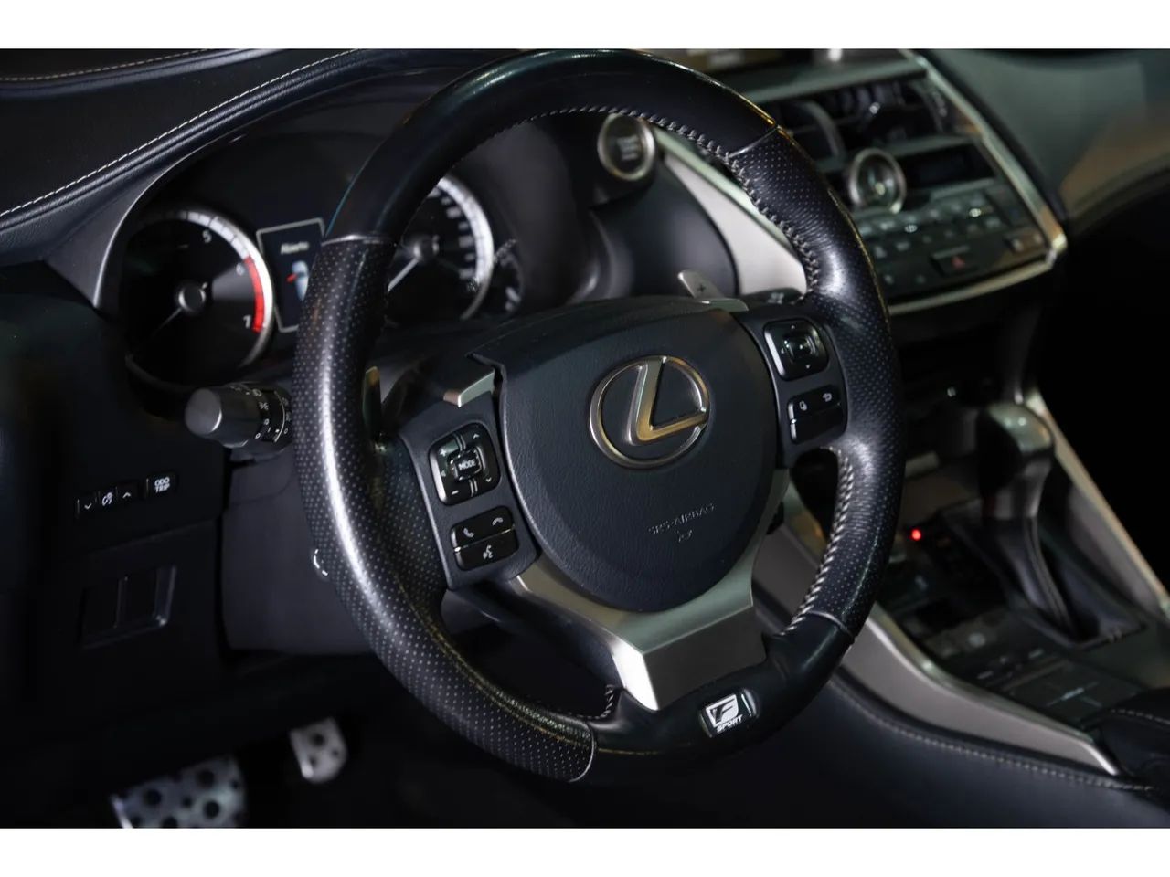 Lexus NX-200t F-sport 2.0 16V 238cv Aut., foto 18 de 20