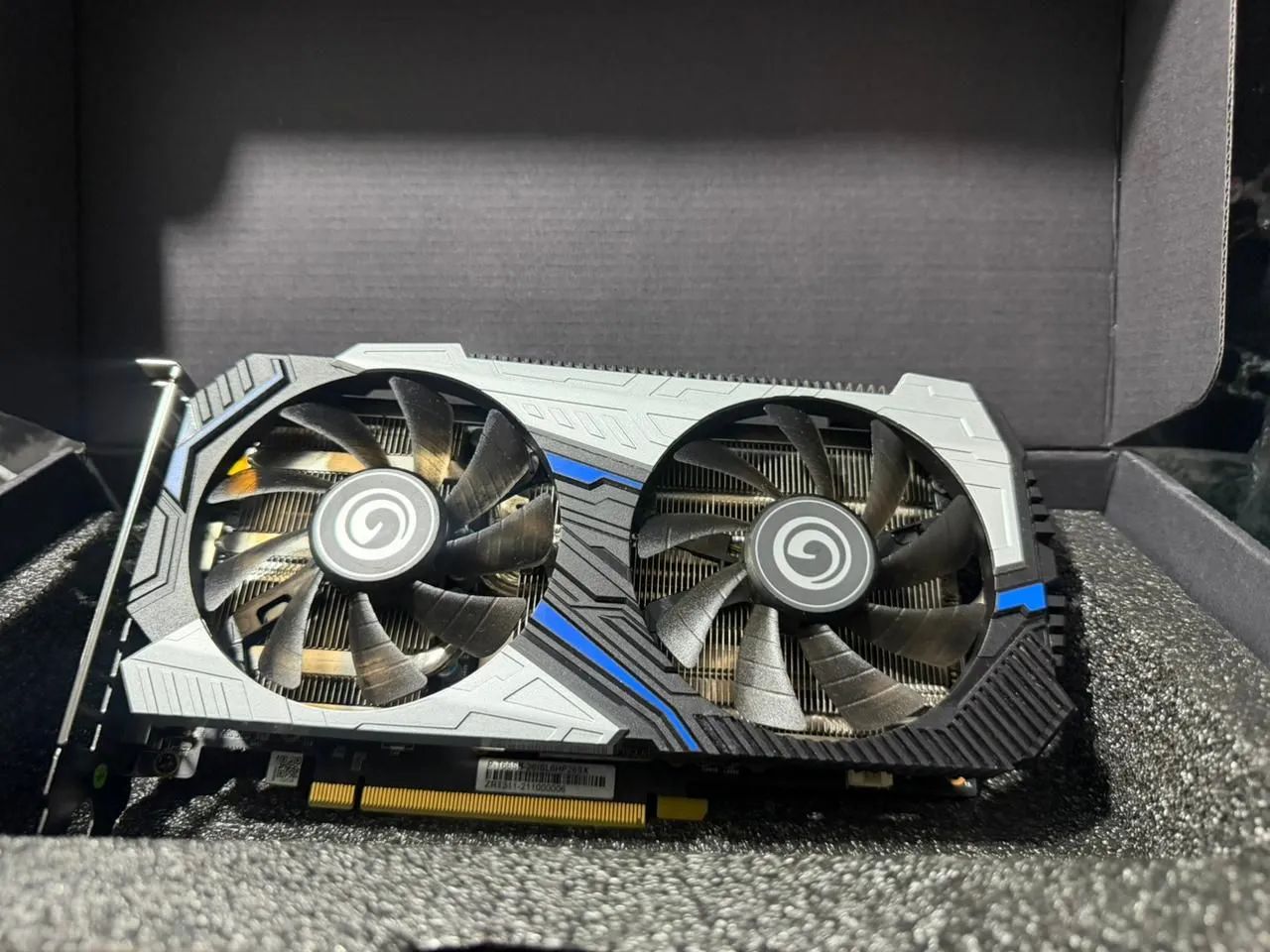 GeForce RTX 2060 Super 動作品 RTX 2060 super 8gb Galaxy roda jogos em Full HD - Placas de Vídeo
