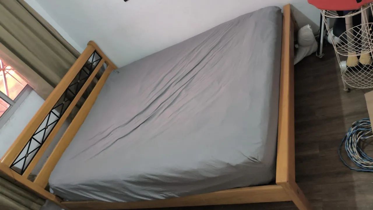 Cama de casal madeira com colchão 