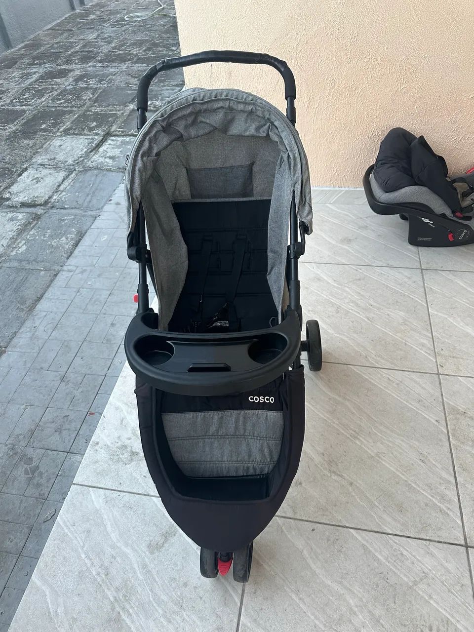 Vendo carrinho de bebê Cosco  - Foto 2