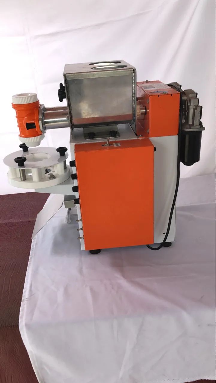 Máquina de salgados semi nova 3.000 - Foto 4
