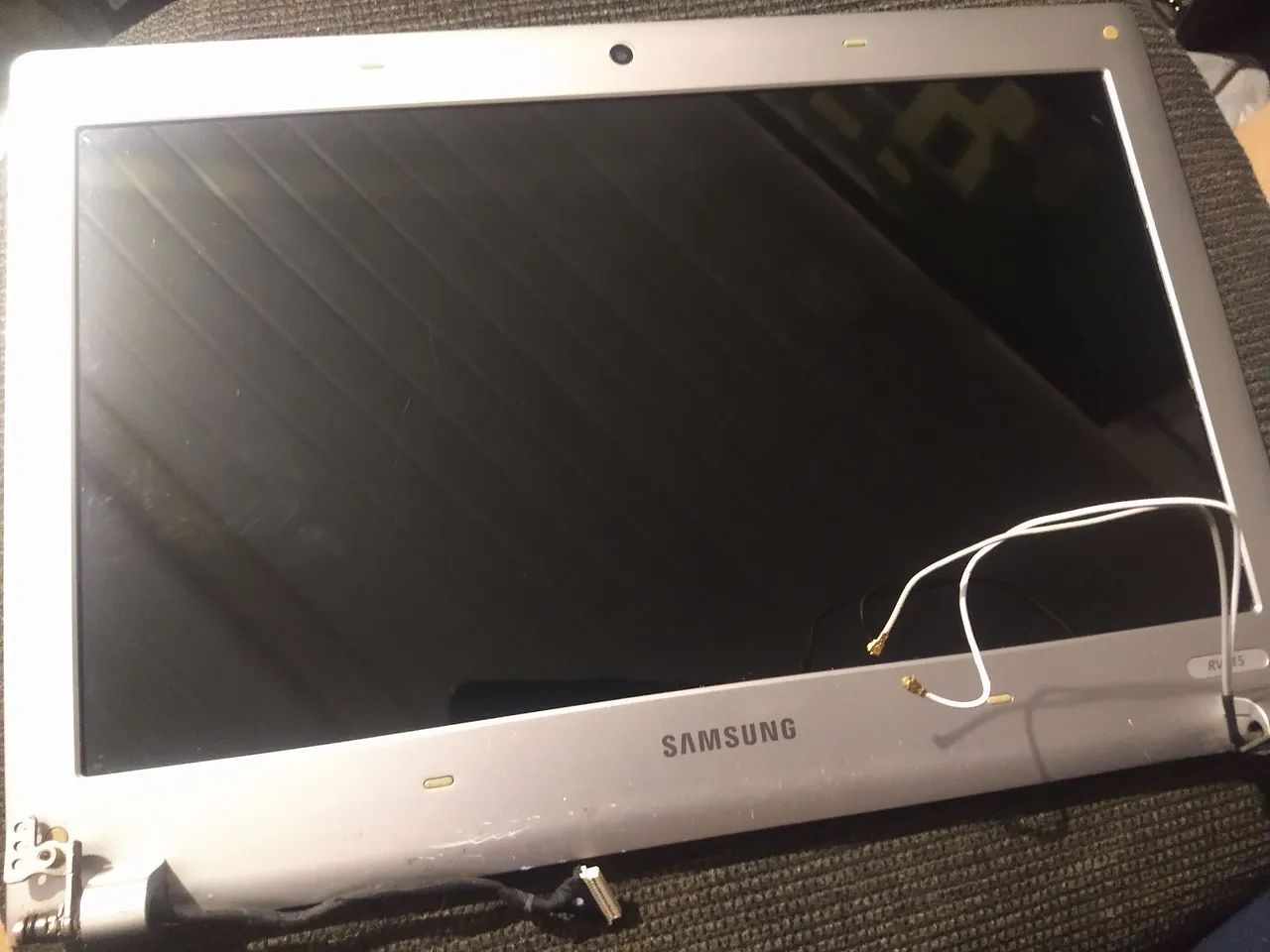SAMSUNG RV415 DISPLAY C/ DOBRADIÇAS, CAMERA E CARCAÇA COMPLETA