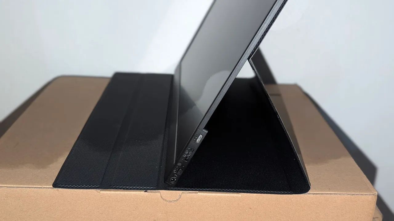 MONITOR PORTÁTIL 15 POLEGADAS FULL HD POUCO USADO  - Foto 4