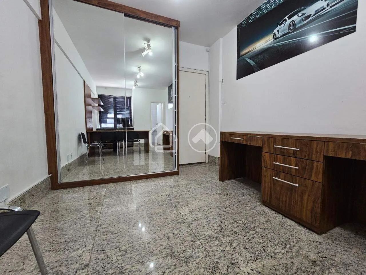 Sala para Venda com banheiro e vaga de Garagem - Foto 4