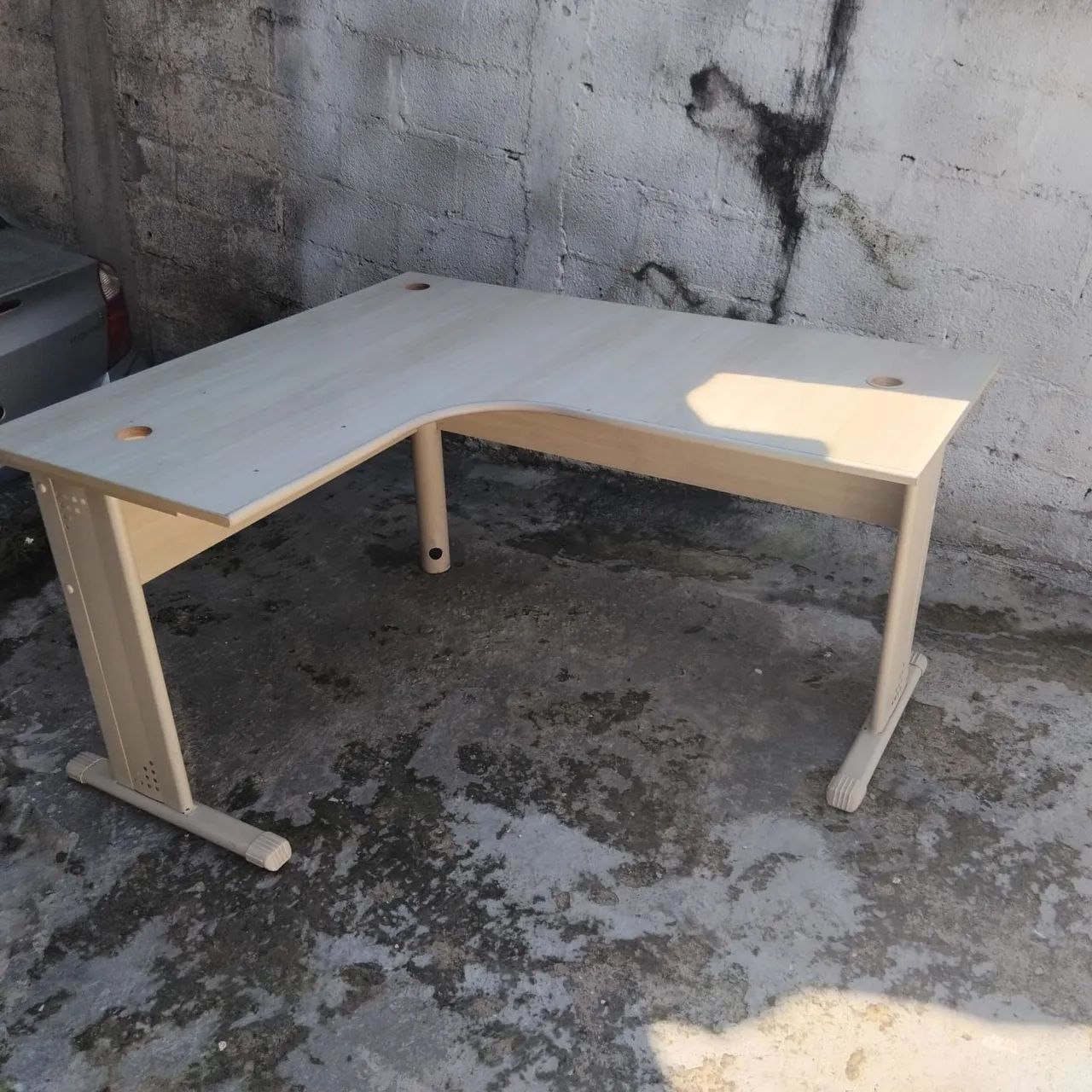 Mesa de escritório formato L semi novo  - Foto 2