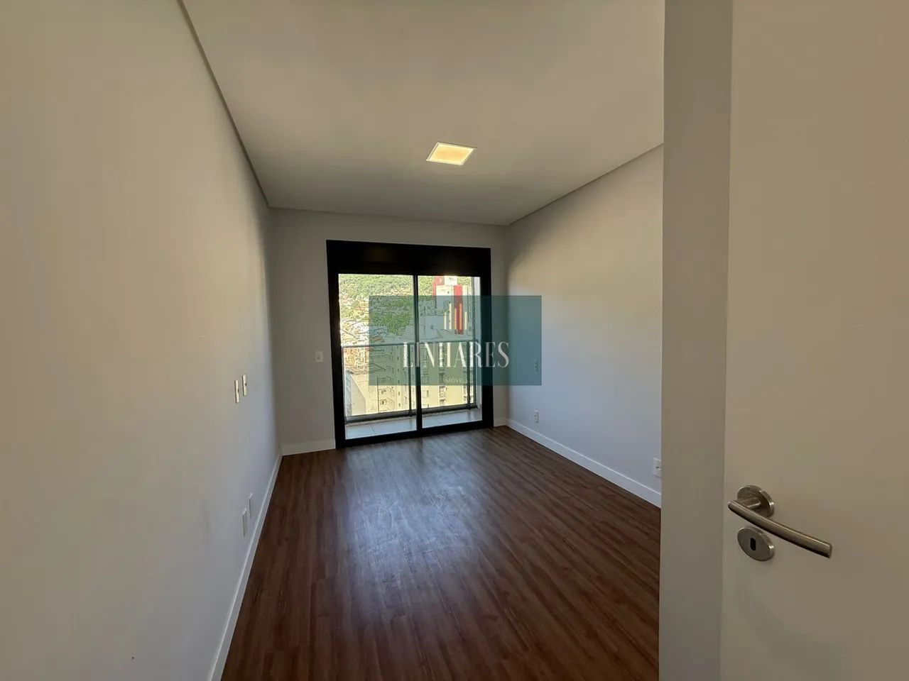 APARTAMENTO DUAS SUÍTES - 2 VAGAS COBERTAS - CENTRO - FLORIANÓPOLIS - Foto 5