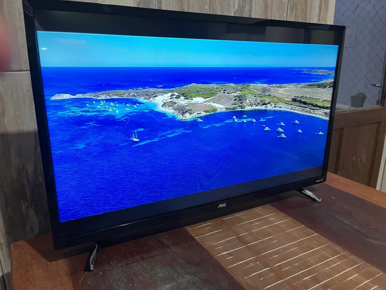 Smart tv AOC 32 pega todos os aplicativos e Spotify 
