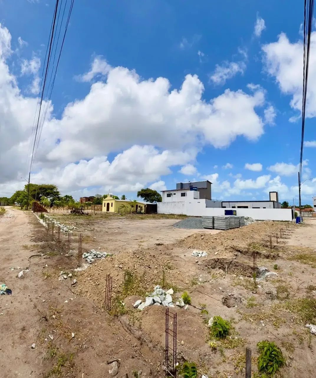 VENDO - 2 LOTES - 1020 M² - PRAIA DO SOL