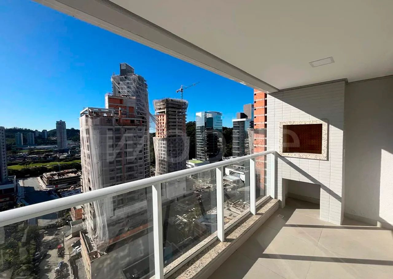 Apartamento no Edifício Duo na Praia Brava