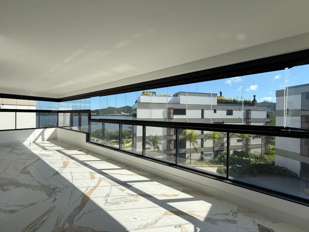 Apartamento 2 suítes com vista mar no João Paulo, Florianópolis.