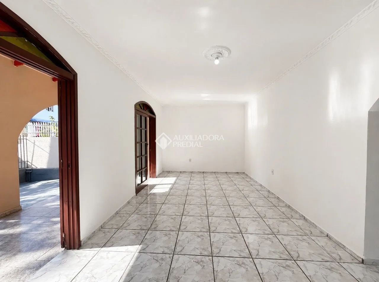 Casa com 3 Quartos e 5 banheiros na Trindade próx. a UFSC e HU - Foto 2