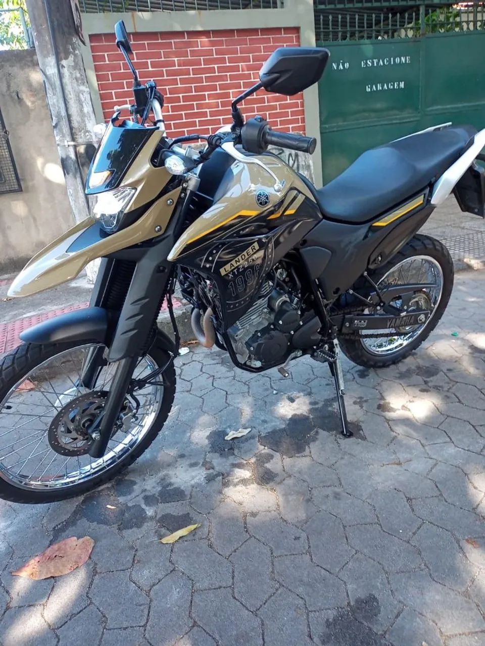 Linda moto