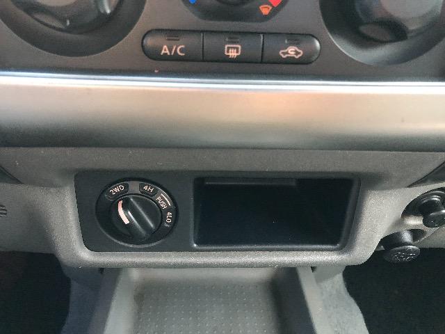 Nissan Frontier 2.5 LE 4x4 Automática Impecável - Foto 7