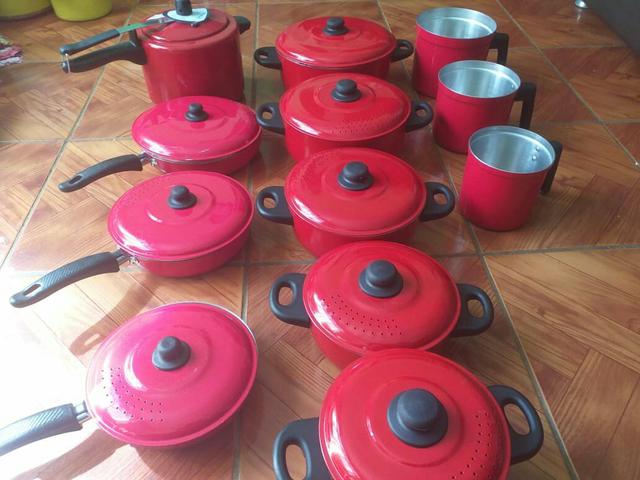 Kit. de panelas com 12 peças
