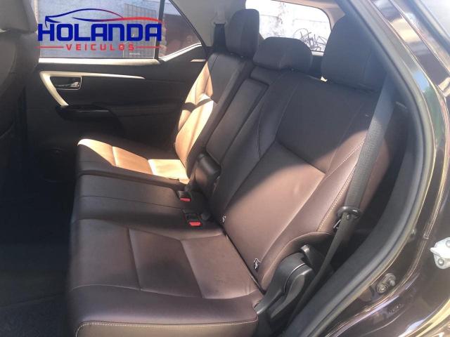 TOYOTA HILUX SW4 2017/2018 2.8 SRX 4X4 7 LUGARES 16V TURBO INTERCOOLER DIESEL 4P AUTOMÁTI - Foto 7