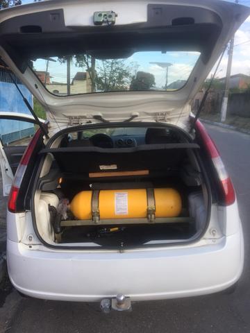 Ford Fiesta 2005 - Foto 4