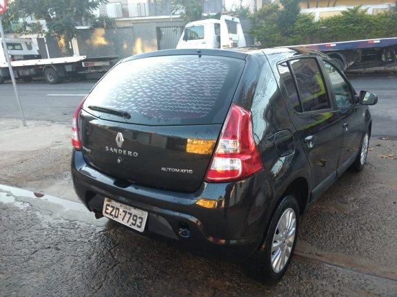 Vende Sandero privilegi 1.6 16v automático 2011/12