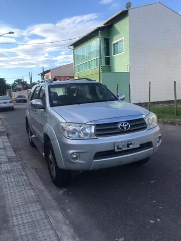 Toyota Hilux SW4 2.7 Gasolina 7 lugares - 09/10