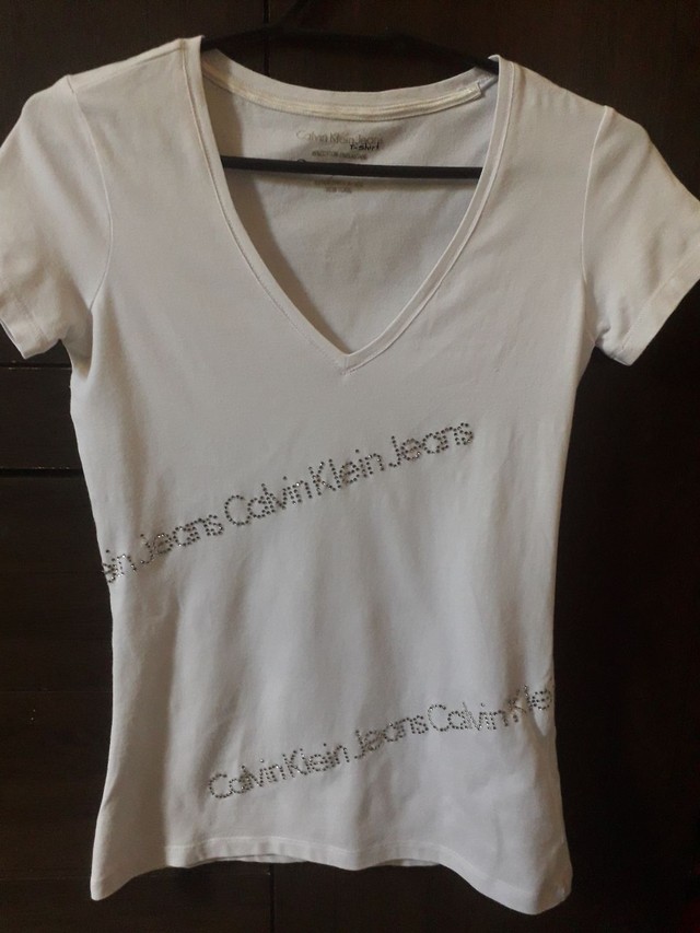 MENOR PREÇO!! T-shirt feminina Calvin Klein original P - Roupas - Nova  Parnamirim, Parnamirim 1126969076