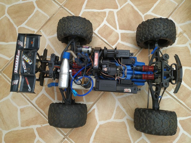 Traxxas revo 3.3 com ré - Carros, vans 
