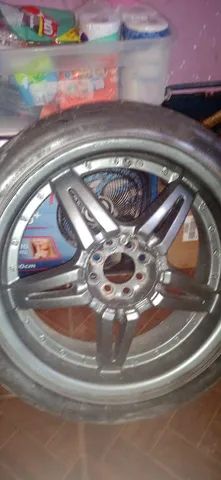 Vendo rodão aro 18 universal com pneus