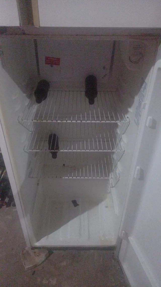 Geladeira com Defeito 