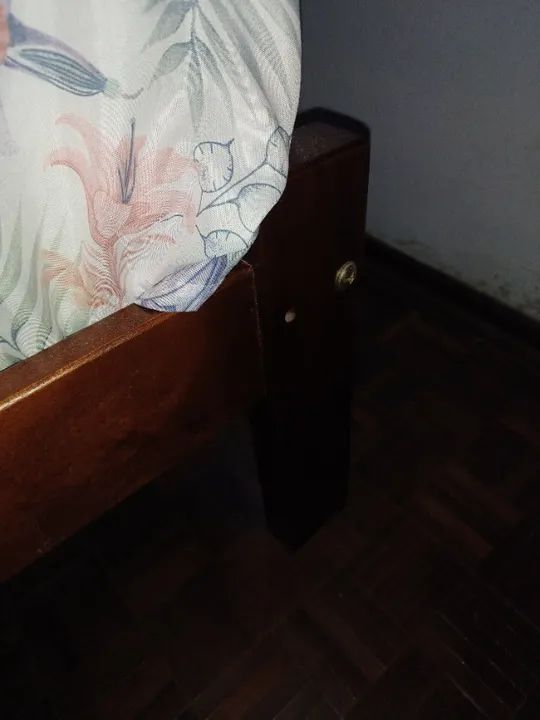 Cama de Solteiro Rústica em Madeira Maciça Forte Resistente - Foto 4