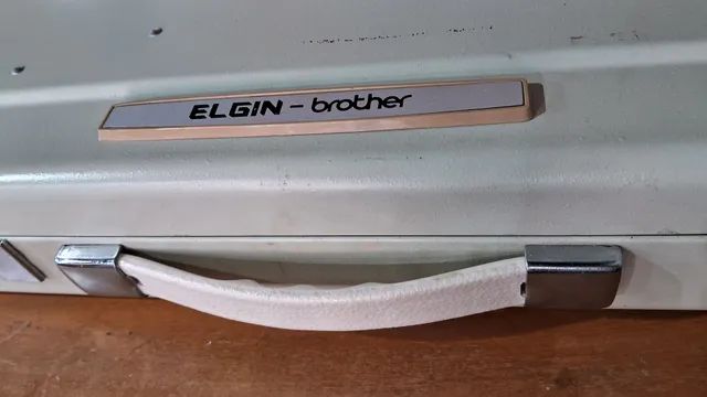 ELGIN Antiga MÁQUINA de Tecer Tricô MODELO brother 830 com sua mesa 