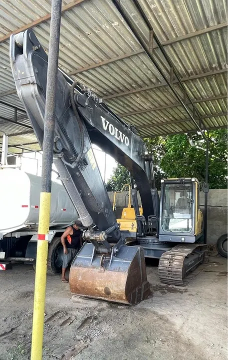 Escavadeira Hidráulica EC220D - 2014
