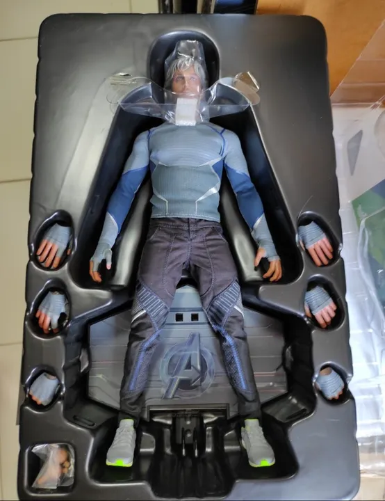 Boneco Articulado hot Toys Quicksilver - Avengers Age of Ultron mercúrio 