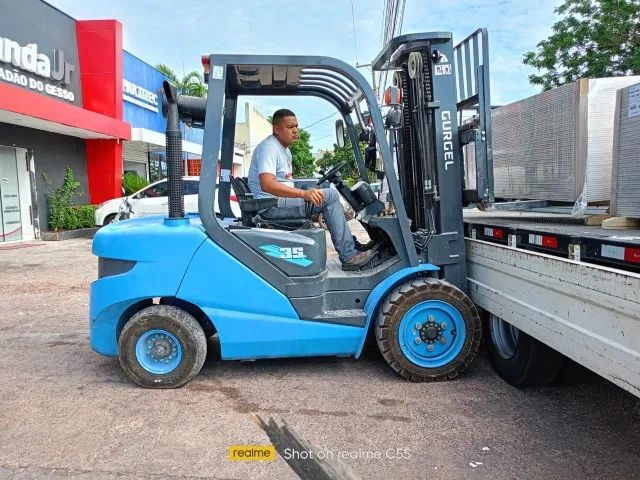 EMPILHADEIRA GURGEL 3500KG