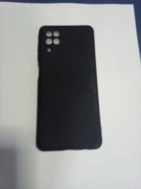 Capa em silicone com veludo Samsung Galaxy A12 - Foto 4
