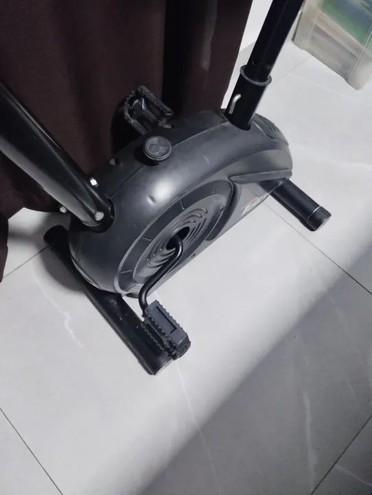 Bicicleta Ergométrica Usada - Foto 4