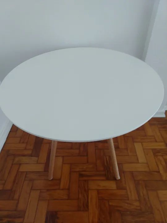 Conjunto Mesa Eiffel Eames 80cm + 02 Cadeiras -  Pouquíssimo Usado