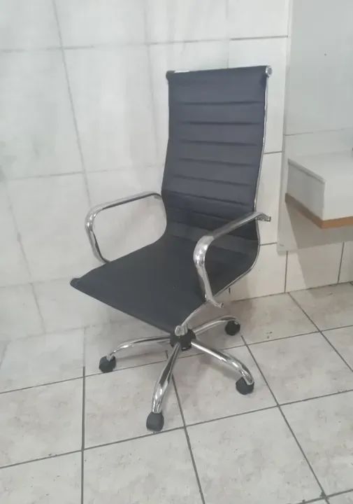 Cadeira Presidente Courvin 1ª Linha 10% Desc. À Vista!