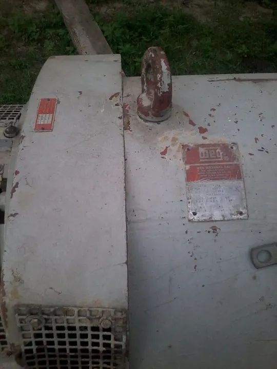 Escavadeira 28 ton. compressor ar 120 pés ,Gerador 250 kwa, Caçamba Basc p/ Rocha. - Foto 2