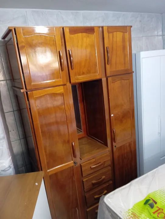 GUARDA ROUPA NOVO EM MADEIRA 